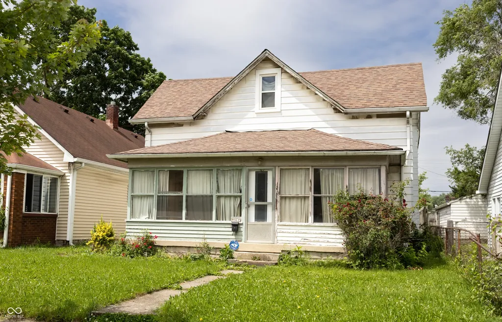 1048 S Pershing Avenue Indianapolis IN 46221