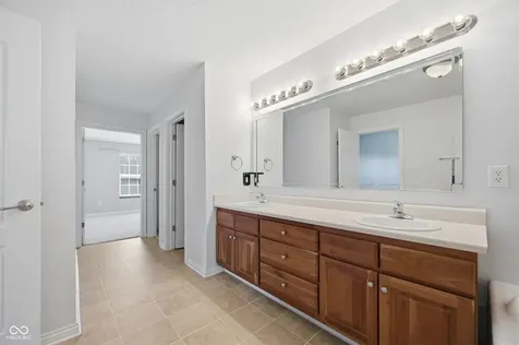 10862 Chestnut Heath Court Noblesville IN 46060