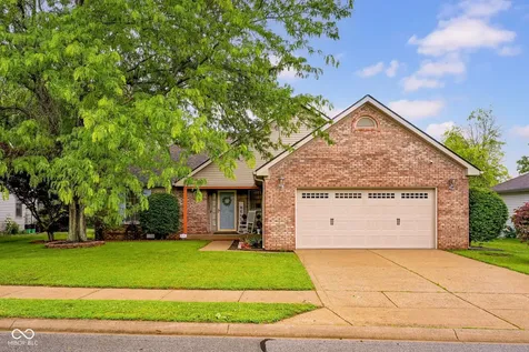 1957 Shiloh Drive Columbus IN 47203
