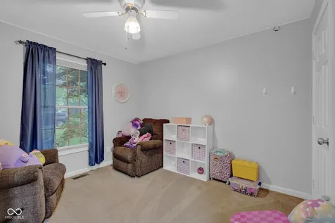 1957 Shiloh Drive Columbus IN 47203