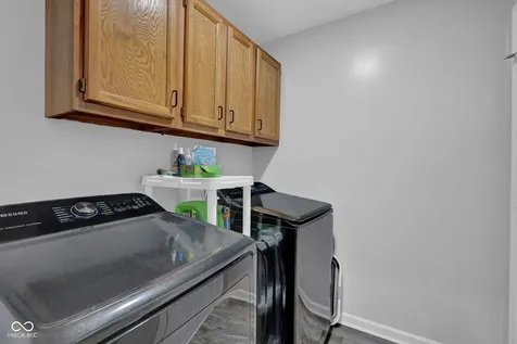 1957 Shiloh Drive Columbus IN 47203