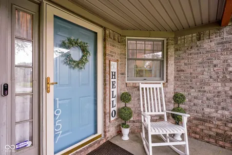 1957 Shiloh Drive Columbus IN 47203