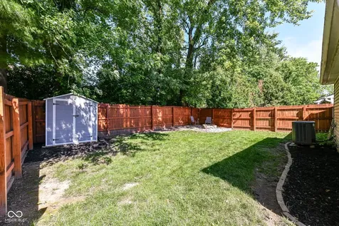 9691 Roxbury Drive Fishers IN 46038