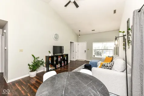 9691 Roxbury Drive Fishers IN 46038