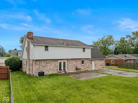 3232 Fairlawn Drive Columbus IN 47203