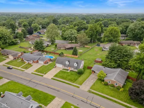 3232 Fairlawn Drive Columbus IN 47203