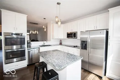 11563 Reagan Drive Fishers IN 46038
