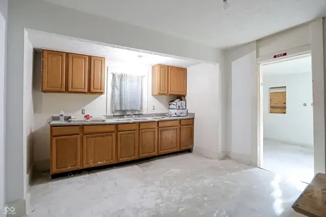817 Division Street Indianapolis IN 46221