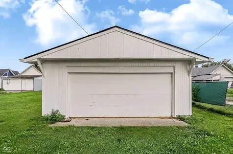 817 Division Street Indianapolis IN 46221