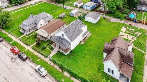 817 Division Street Indianapolis IN 46221