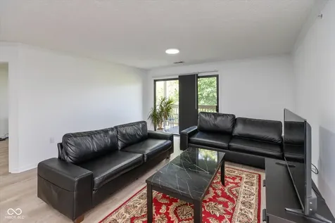 8750 Yardley Court Indianapolis IN 46268