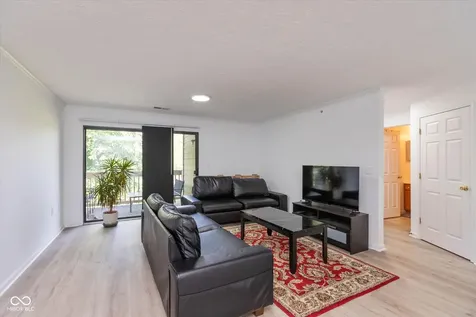8750 Yardley Court Indianapolis IN 46268