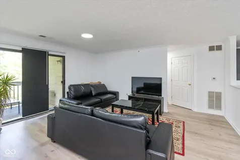 8750 Yardley Court Indianapolis IN 46268