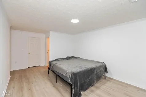8750 Yardley Court Indianapolis IN 46268