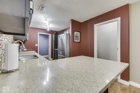 6136 Rockwell Place Indianapolis IN 46237