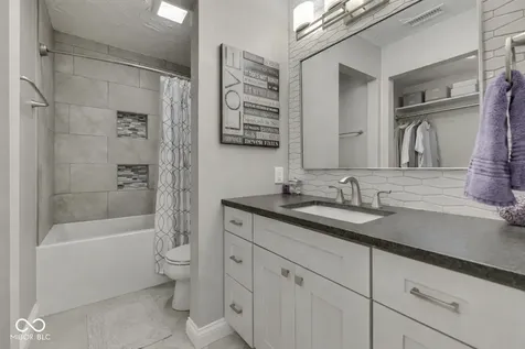 6136 Rockwell Place Indianapolis IN 46237