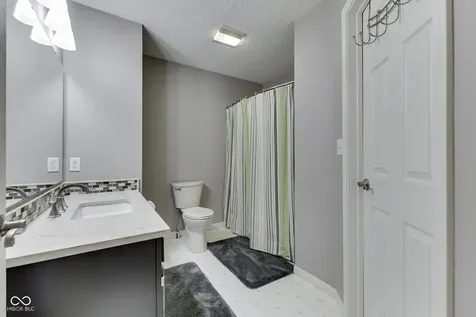 6136 Rockwell Place Indianapolis IN 46237