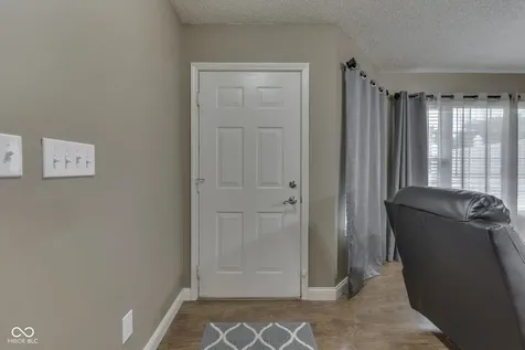 6136 Rockwell Place Indianapolis IN 46237