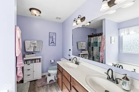 8595 Harlekin Court Avon IN 46123