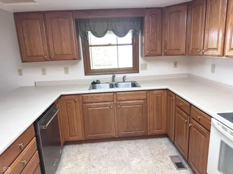 423 Alexander Drive Seymour IN 47274