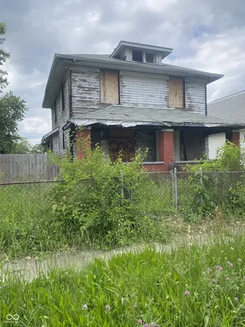 2042 E Adams Street Indianapolis IN 46218