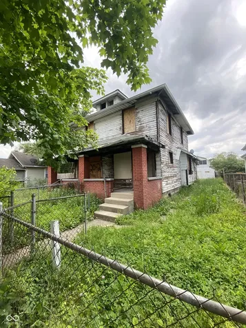 2042 E Adams Street Indianapolis IN 46218