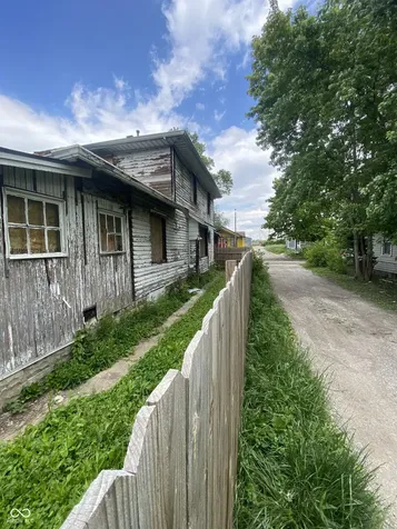 2042 E Adams Street Indianapolis IN 46218