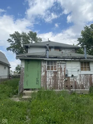 2042 E Adams Street Indianapolis IN 46218
