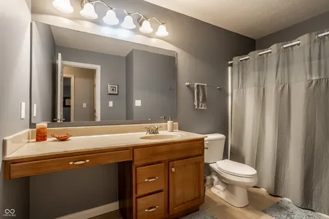 207 Wakefield Way Zionsville IN 46077