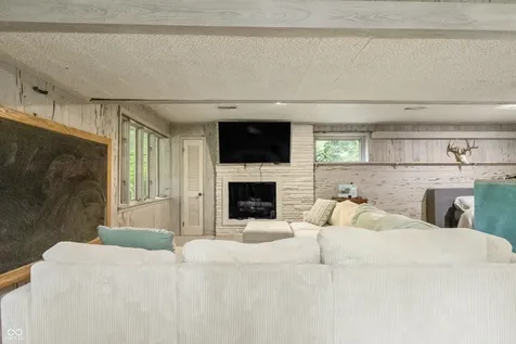 10 Overlook Drive Anderson IN 46011