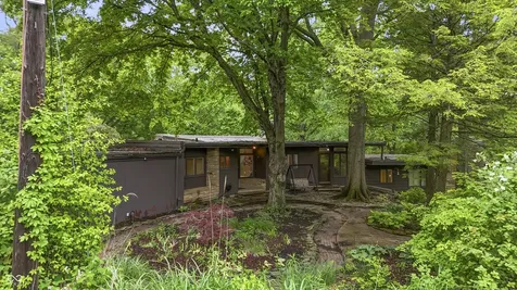 10 Overlook Drive Anderson IN 46011
