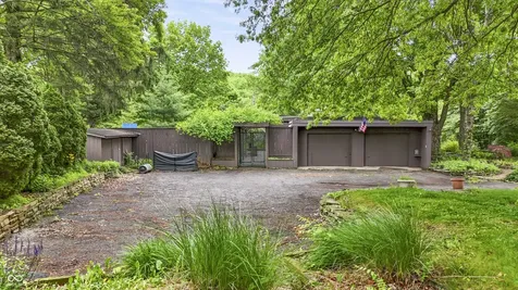 10 Overlook Drive Anderson IN 46011