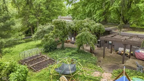 10 Overlook Drive Anderson IN 46011