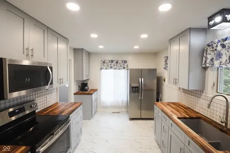 5533 Roxbury Terrace Indianapolis IN 46226