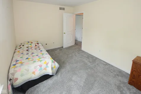 5533 Roxbury Terrace Indianapolis IN 46226