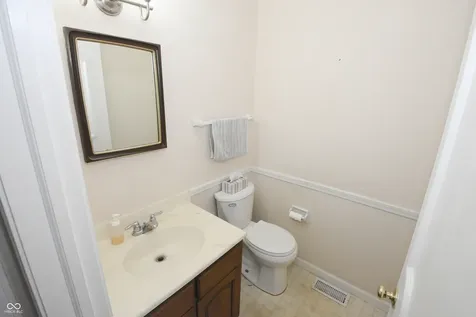 5533 Roxbury Terrace Indianapolis IN 46226