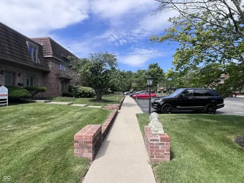 5533 Roxbury Terrace Indianapolis IN 46226