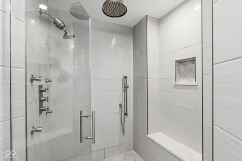 6400 Avalon Boulevard Avon IN 46123