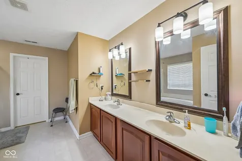 511 Georgetown Road Greenwood IN 46142