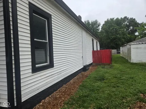 651 Division Street Indianapolis IN 46221
