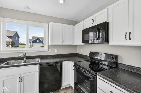 5541 Woods Pointe Drive Mccordsville IN 46055