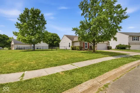 13192 Ashview Drive Fishers IN 46038