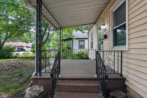 933 N Routiers Avenue Indianapolis IN 46219