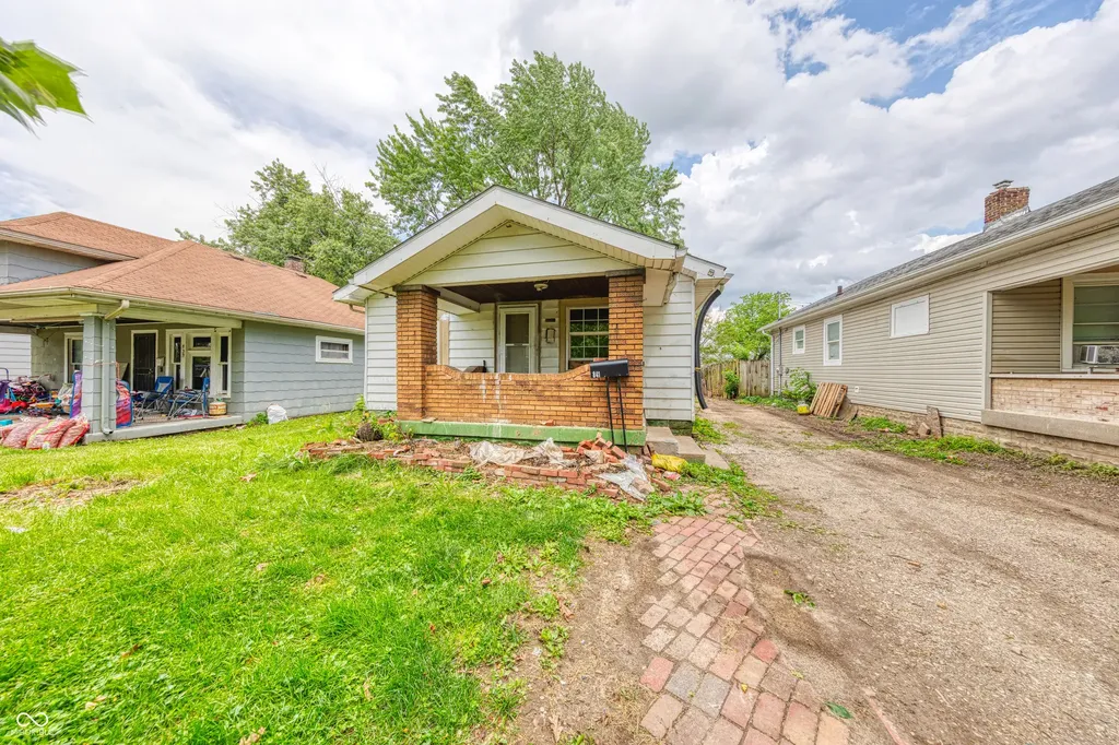 841 S Pershing Avenue Indianapolis IN 46221