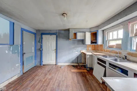 841 S Pershing Avenue Indianapolis IN 46221