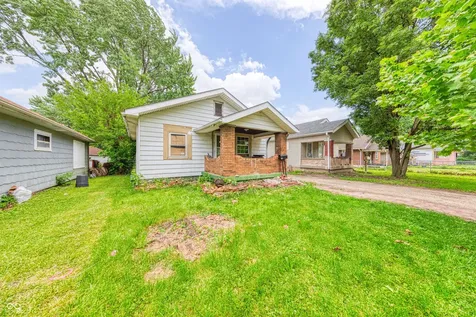 841 S Pershing Avenue Indianapolis IN 46221