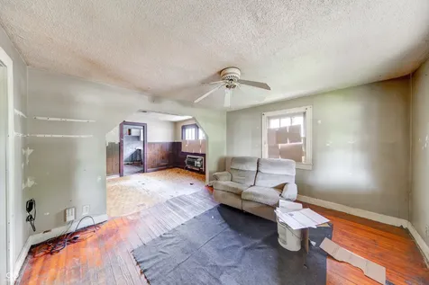 841 S Pershing Avenue Indianapolis IN 46221