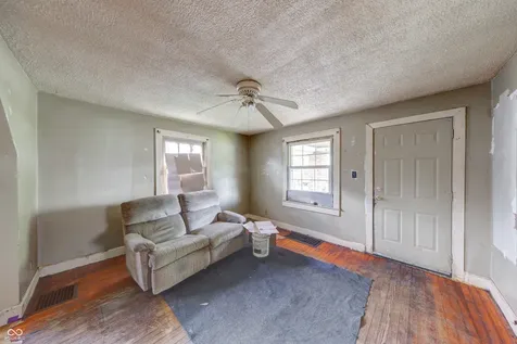841 S Pershing Avenue Indianapolis IN 46221