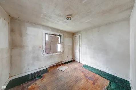 841 S Pershing Avenue Indianapolis IN 46221