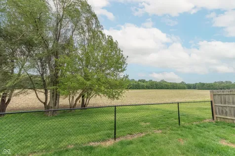 4613 Clairmont Drive Columbus IN 47203